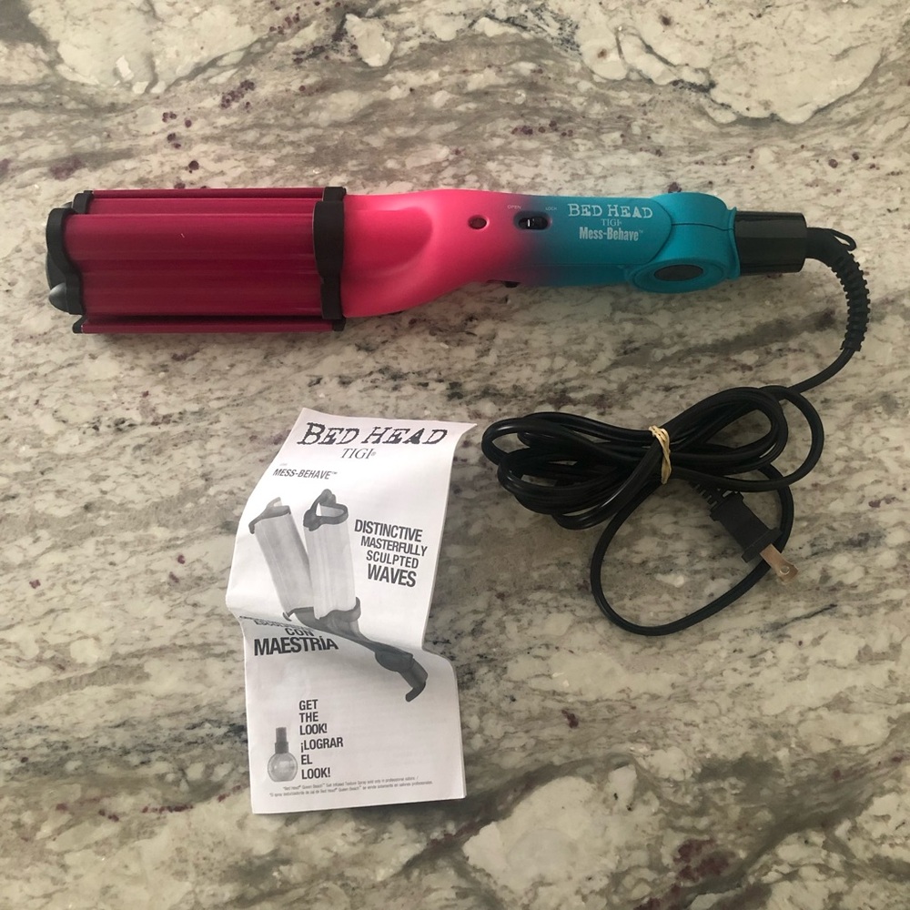 Bed Head TIGI Mess Behave Deep Waver